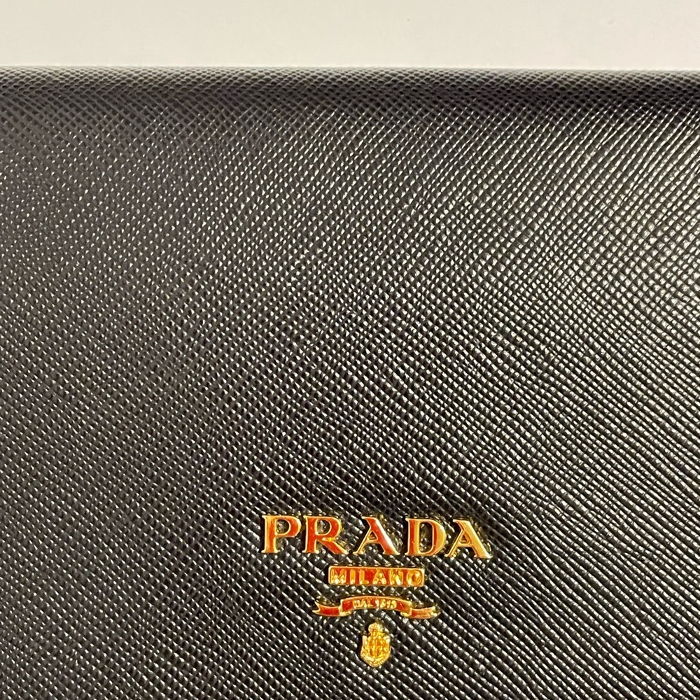 Authentic Prada Wallet On Chain - image 4